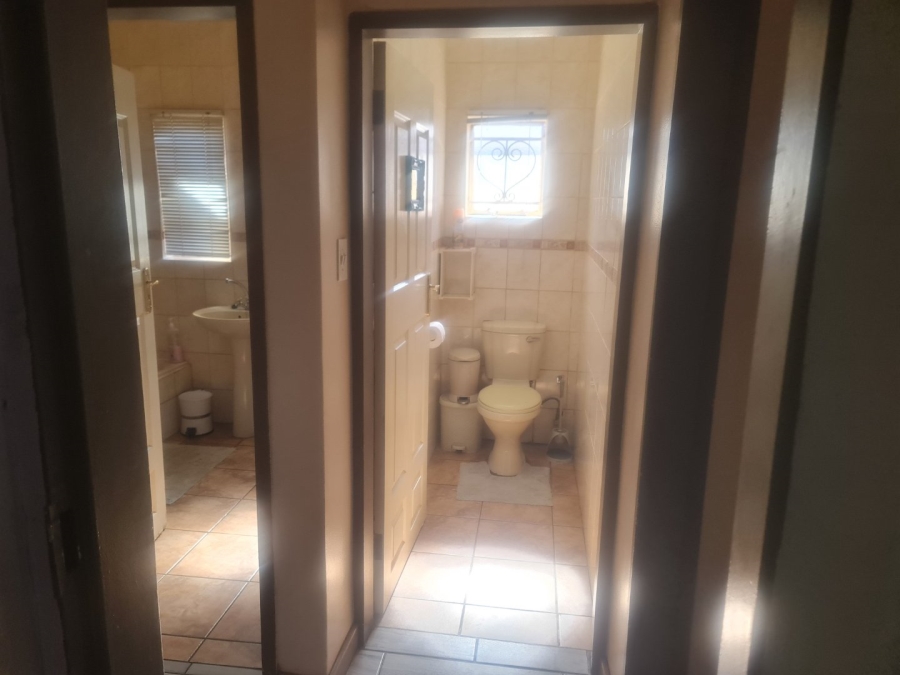 4 Bedroom Property for Sale in Oos Einde North West